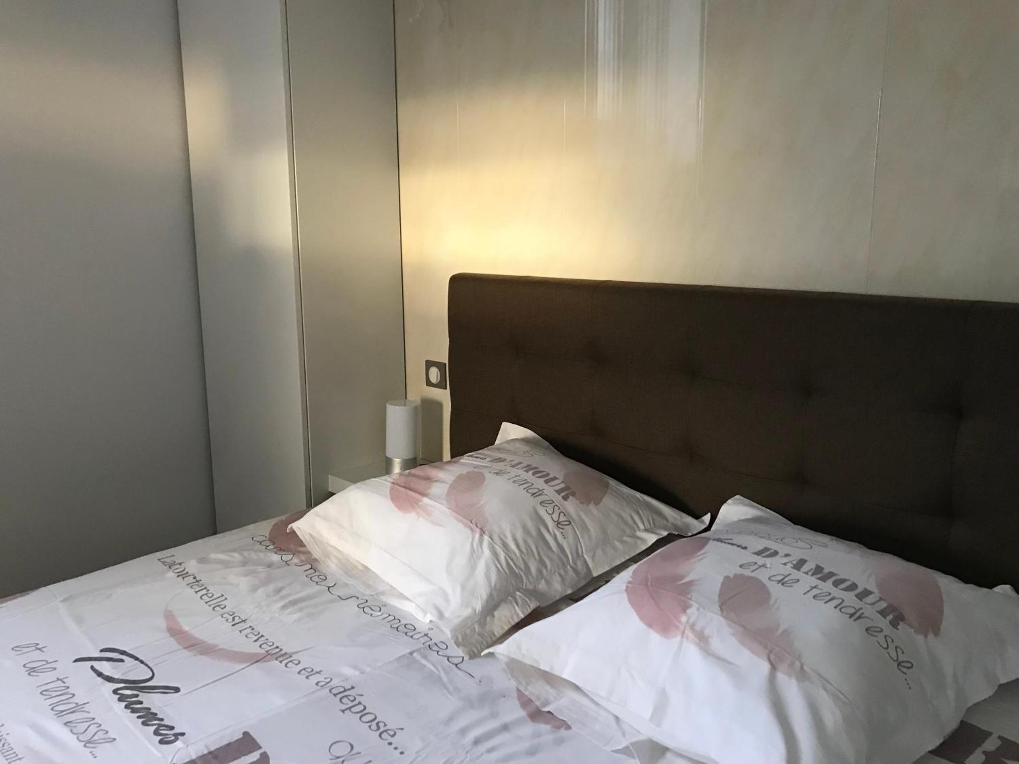Maison D'Hotes Coeur D'Herault - Gite Et Chambres D'Hotes - Spa & Massages Peret Room photo